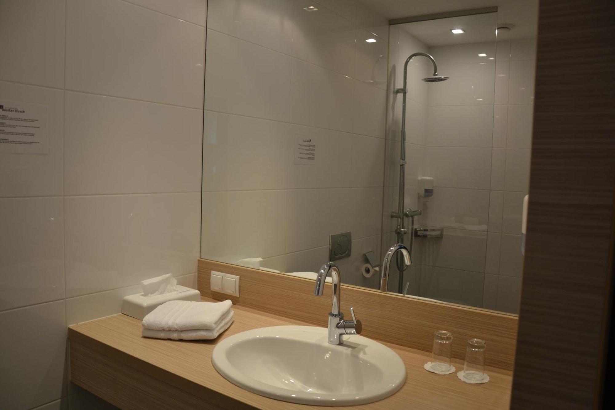 Aktivhotel Weisser Hirsch Mariazell Pokoj fotografie